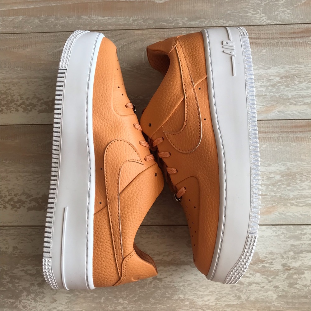 NWT Nike Air Force 1 Sage Rare - Picture 5 of 8